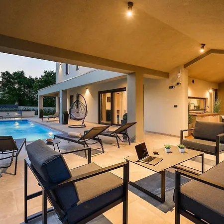 Nobu Ferienhaus *