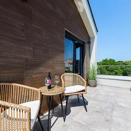 Nobu Pula