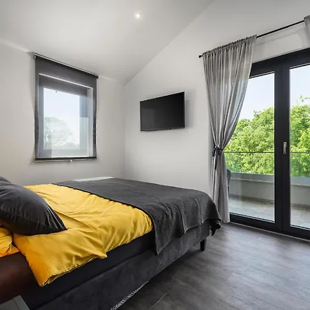 Holiday home Nobu Pula