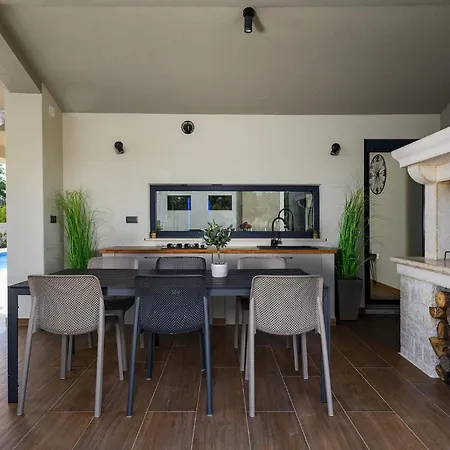 Holiday home Nobu Pula